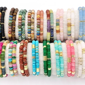 Bracelets extensibles de pierres précieuses assorties de 6 mm Rondelle colorée avec entretoises plaquées or Bracelets de perles 6,5 pouces Prix pour 1 image 2