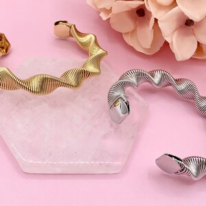 Unique Wavy Bracelet Cuffs in Real Gold/Platinum 18K Plated Copper