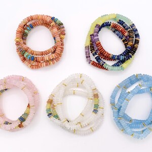 Bracelets extensibles de pierres précieuses assorties de 6 mm Rondelle colorée avec entretoises plaquées or Bracelets de perles 6,5 pouces Prix pour 1 image 6