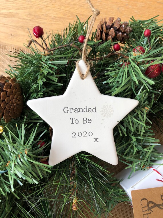 pregnancy announcement bauble