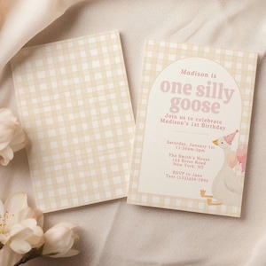 Invitación de cumpleaños en color beige y rosa de One Silly Goose / Fiesta de primer cumpleaños de niña con cuadros vichy neutros de primavera / Descarga digital de la primera postal temática