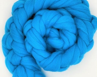 Handmade scarf in giant wool 100% Merino. Chunky Yarn, Giant Knitting Wool. Merino Wolle. High-quality giant wool. TURQUOISE