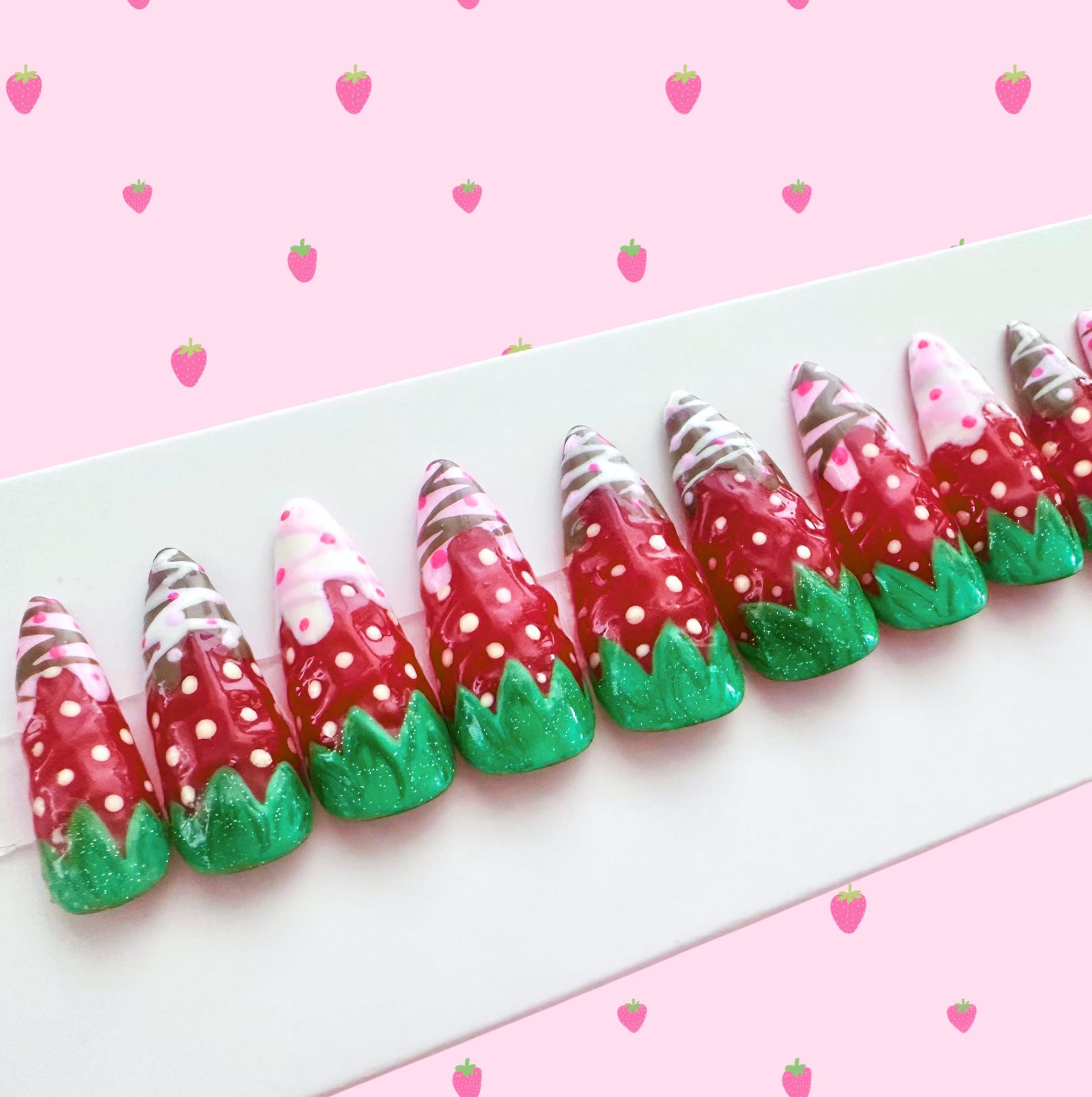 Unhas Press-On de Morango Cobertas de Chocolate 3D | Nail Art Personalizada Pintada à Mão com Desenhos Bonitos e Doces | Perfeita para o Dia dos Namorados
