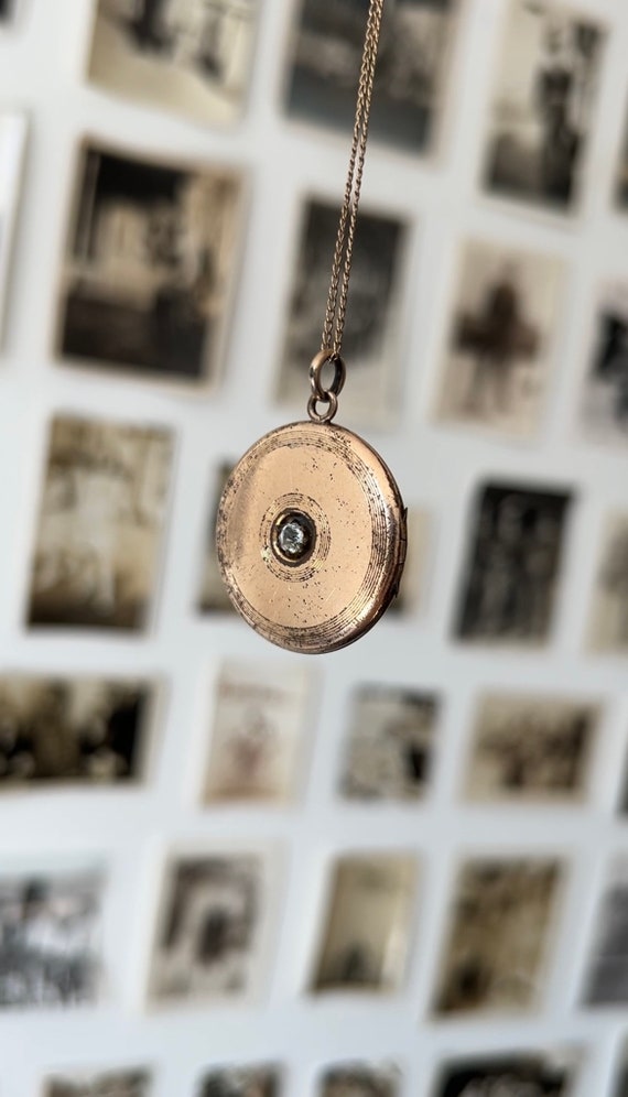 Antique 1890s Victorian locket - image 2