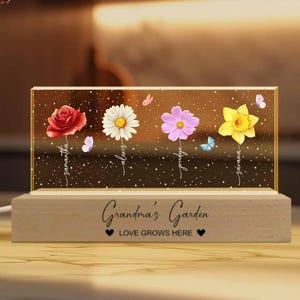 Personalized Grandma&#39;s Garden Night Light, Custom Birth Month Flower, Grandma Night Light, Gift for Grandma/ Mom, Mother&#39;s Day Gift