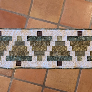 Christmas Tree Table Runner: Patchwork Quilted Topper (15 x 50 Inches)