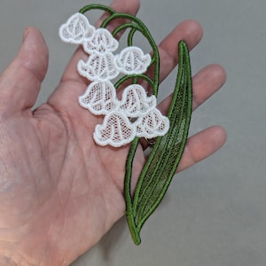 Ornement de muguet, marque-page fleur de 5 1/2 x 3 1/2 po., accroche-porte, breloque pour rétroviseur, étiquette cadeau fleur de printemps, cadeau de fête des mères