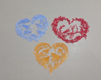 Tapetes de encaje bordados en forma de corazón, apliques de organza de cardenal, abeja y carbonero, arte textil floral con motivos de aves.