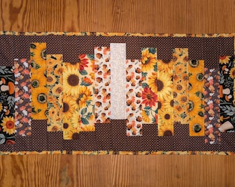 Quilted Fall Table Runner, Autumn Leaves Handmade Harvest Patchwork Table Topper, Thanksgiving Decoration, Rustic Kitchen Decor, 15" x 30"