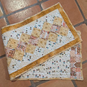 Christmas Quilted Table Runner: Gold Snowflakes, Winter Houses (15.5 x 50 Inches)