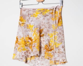 Falda cruzada de ballet de gasa floral - Estampado amarillo y beige, cintura elástica