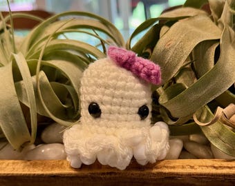 Beaded Fidget Mini Ghost Crochet Pattern with Bow: No Sew Halloween Market Prep, only 20 mins to make (PDF Pattern)