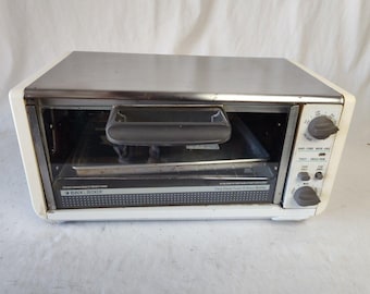 Horno tostador Black & Decker Spacemaker Toast-R-Oven TRO570-TY3 con campana extractora Heat-Guard