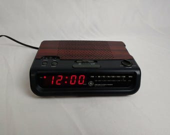 Radio reloj digital GE modelo 7-4613C - ¡Probado y funciona!