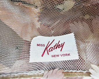 Vintage Miss Kathy New York Neutral Color Silk Floral Velvet Bow Cloche Hat Vintage Miss Kathy New York Neutral Color Silk Floral Velvet  main image 4