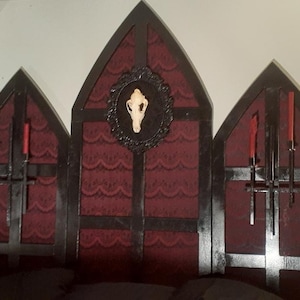 Amazing custom made gothic headboard! Local Pick Up ONLY! Chicagoland