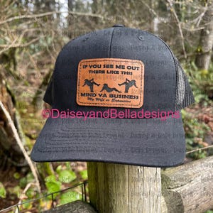 RICHARDSON 112-hoed voor heren. Zwart met de tekst 'If you see me like this/mind ya business my wife is duur', patch.  Met GRATIS verzending