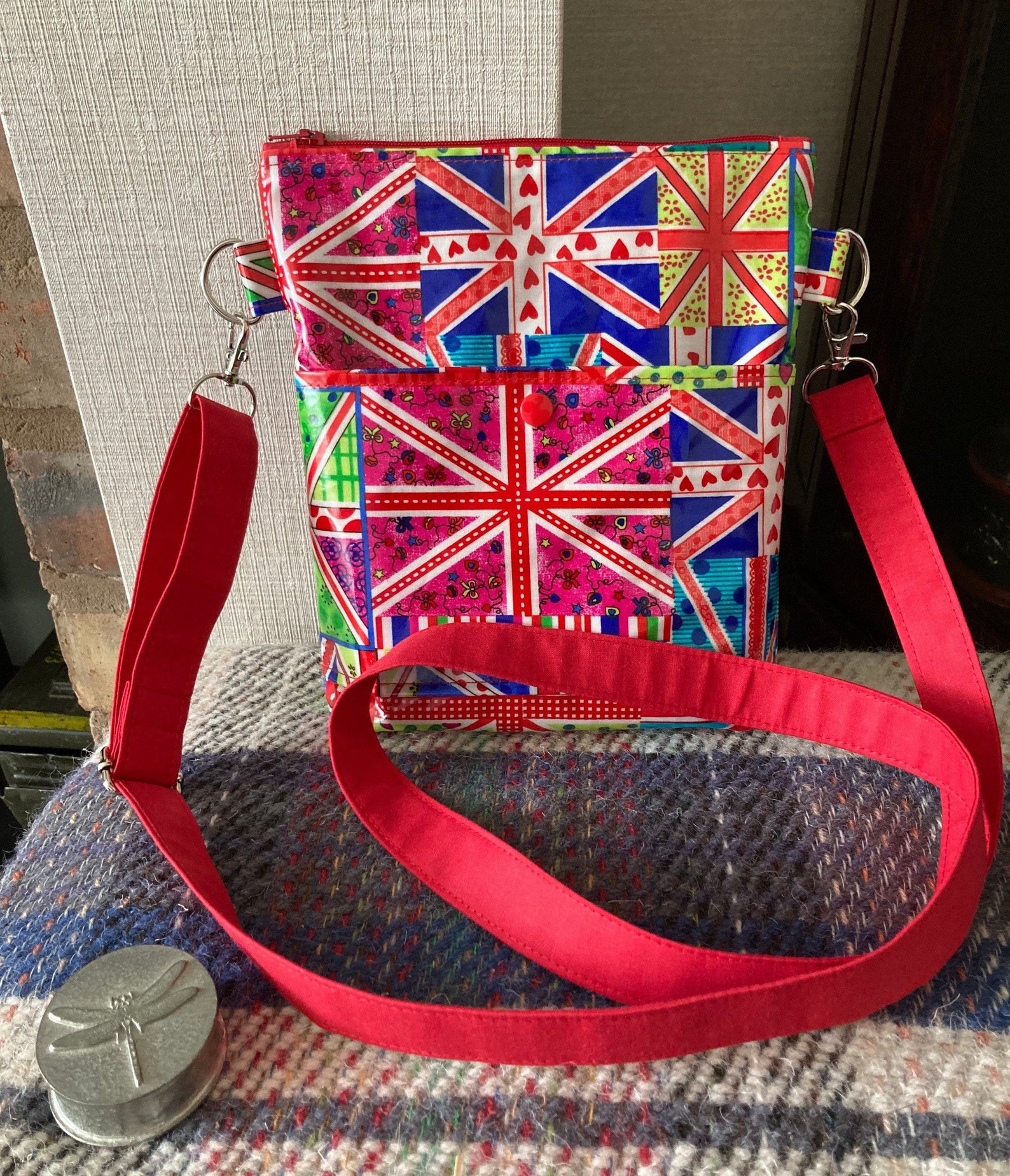 water resistant crossbody bag