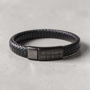 Gepersonaliseerde coördinatenarmband voor heren - Leren armband - Cadeau voor een langeafstandsrelatie -
