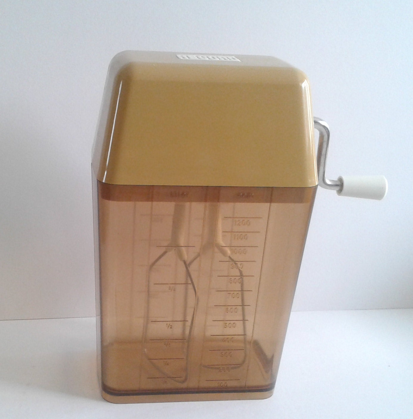 Original Mixeur Vintage, Placé Dans Un Verre Mesureur en Plastique, Marque Record.