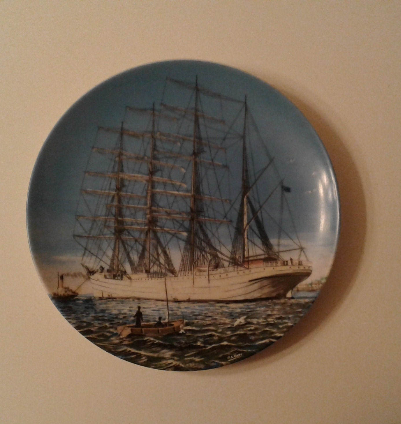 Très Belle Assiette Murale, Décoré d'un Voilier, Assiette Vintage, Cadeau à Offrir.
