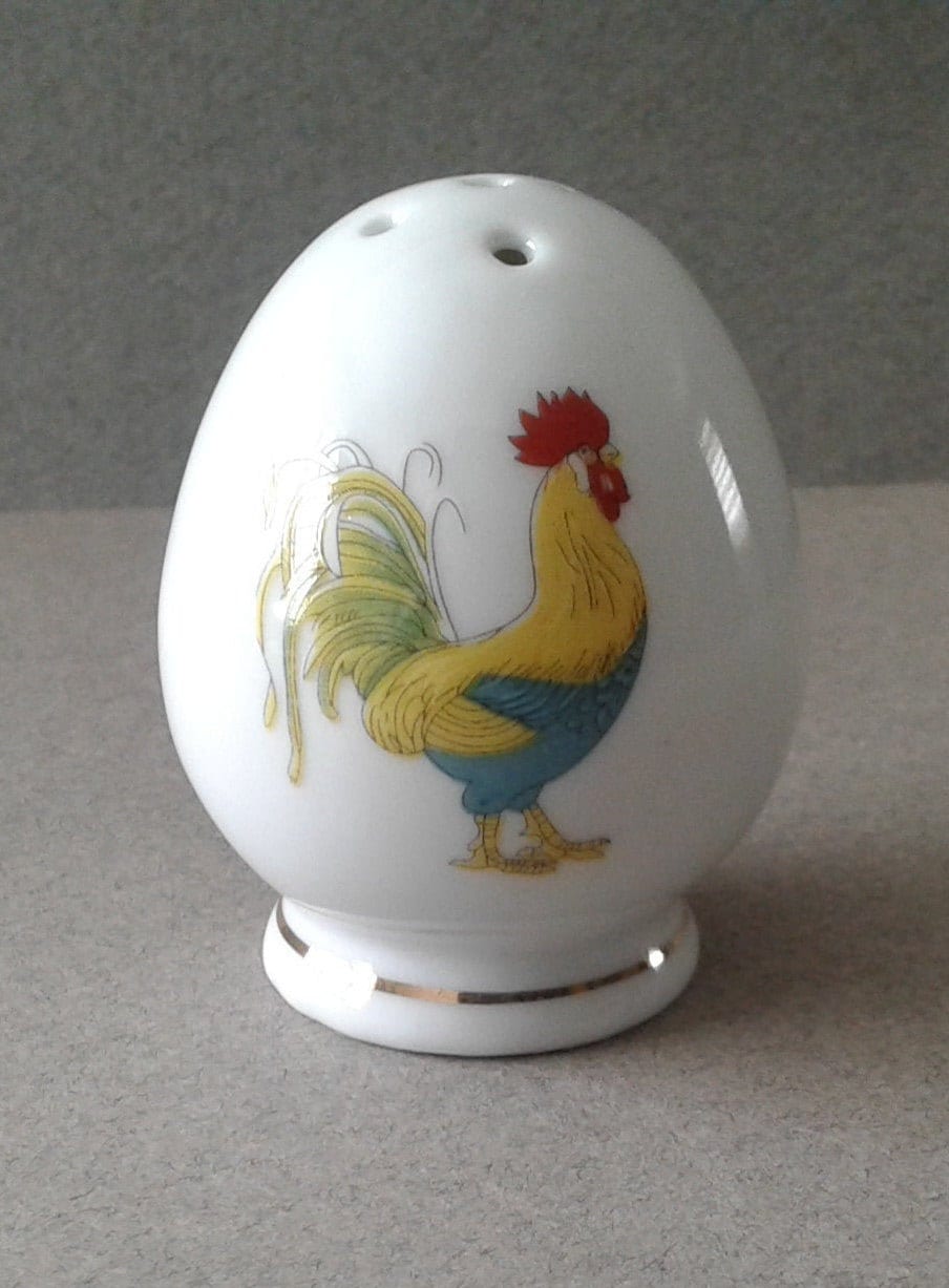 Très Originale Salière Blanche, en Forme d'oeuf, Décorée d'un Motif Coq