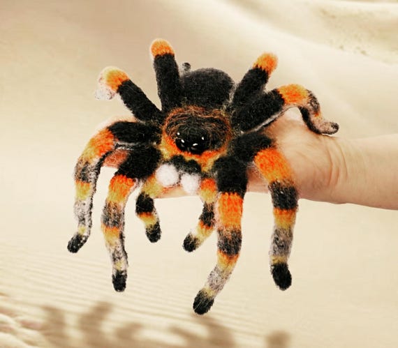 Crochet Pattern – Mexican Redknee Tarantula | Realistic Amigurumi