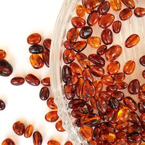 Coganc Farbe baltischen Bernstein Perlen, lose Bernstein Perlen, Bernstein Perlen mit Loch, Cognac Bernstein Stücke, natürliche Bernsteinsteine, 100g Bernstein Perlen