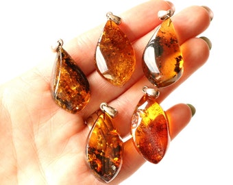 Bernstein Anhänger, echter Bernstein Anhänger, Bernstein mit Silber, Bernstein Großhandel, Bernstein Geschenkidee, Cognac Farbe Bernstein, Natur Bernstein Menge