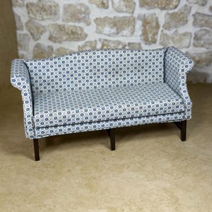 Dollhouse Vintage Chippendale Sofa, Blue & White 1:12 Mini Couch