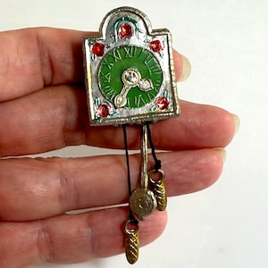 Soft Metal Clock, 1950’s Dollhouse Decor Germany