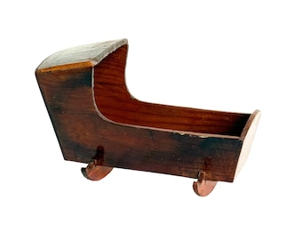 Poppenhuiswieg, ambachtelijk gemaakt, kap, houten minimeubels, vintage en handgemaakt