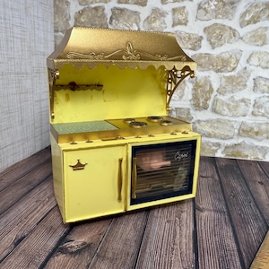 Dollhouse  Petite Princess 1:16 Kitchen  Furniture, Vintage