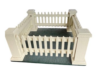Vintage Dollhouse White Picket Fence Yard Garden Enclosure 1:12 Scale Miniature