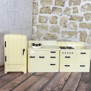 Cuisine pour maison de poupée Renwal, 1:16, miniature vintage