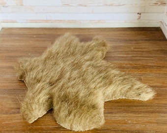 DOLLHOUSE White Bearskin Rug WMB World of Miniature Bears DOLLHOUSE White Bearskin Rug WMB World of Miniature Bears