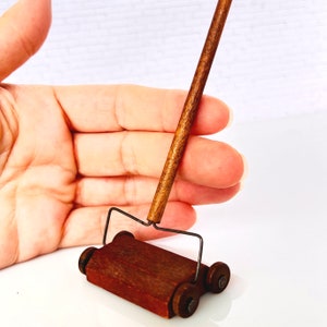 Dollhouse Rare Sweeper 1:12, German 1930’s, USA, Vintage