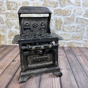 Victorian Dollhouse Cast Iron Stove- Royal- Kitchen- Cooker- Salesman Sample, Miniature