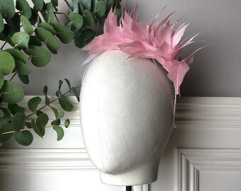 Feder Eva Krone Haarband moderner Fascinator Hochzeit rosa schwarz