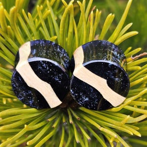 Pair of ear plugs - wood black gauges - double flare plug - resin unique plugs - wood ear plugs - 00 gauge - 0 gauge earrings - custom plugs