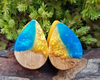 Teardrop wood resin plugs, wood gauges, plugs and tunnels, 00 gauges,resin plugs, 00 gauge earrings, teardrop plugs, ear plugs, wood plugs