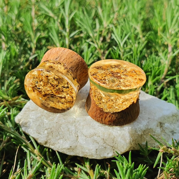 Pair of wood resin plugs, golden color, gauges 00, plugs and tunnels, 00 gauges, wood gauges, ear gauges, 00 gauge earrings, custom plugs