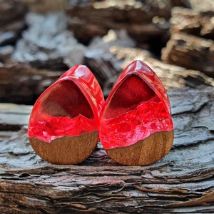 Teardrop plugs, wood gauges, wood plugs, plugs and tunnels, 00 gauges, resin plugs, 00 gauge earrings, customplugs, ear plugs, wooden gauges
