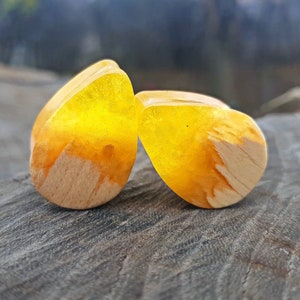 Teardrop wood resin plugs, wood plugs, wood gauges, 0g plugs, plugs and tunnels, 00 gauges, resin plugs, 00 gauge earrings, custom plugs