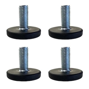 Op de afbeelding: Vier zwarte stelvoeten met zilveren schroefdraad. Elke voet heeft een ronde, platte basis en een schroefdraad voor hoogteverstelling. De afbeelding is een close-up tegen een witte achtergrond.