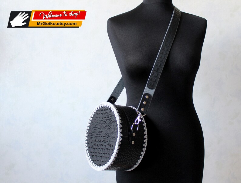 Black round bag from leather and knitted yarn Etsy