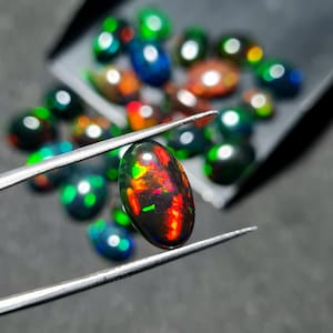 Cabochão de opala negra etíope natural, lote de atacado, formato misto, lote de cabochão de opala multi-brilhante, pedra preciosa de opala, anel de noivado de opala