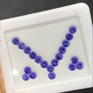 Tanzanite Gemstone Lot: AA+ Quality Round Cut, 20 Pieces