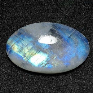 34.05 Carat Natural Multi Flashy Natural Oval Shape Cabochon Rainbow Moonstone Gemstone, 30x18x8 MM Taille.