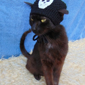 Skull hat for cat, Pirate hats for cats, Halloween pet costume, Halloween skull kitten outfit, Gift for cat lover, Crochet black cat costume image 3